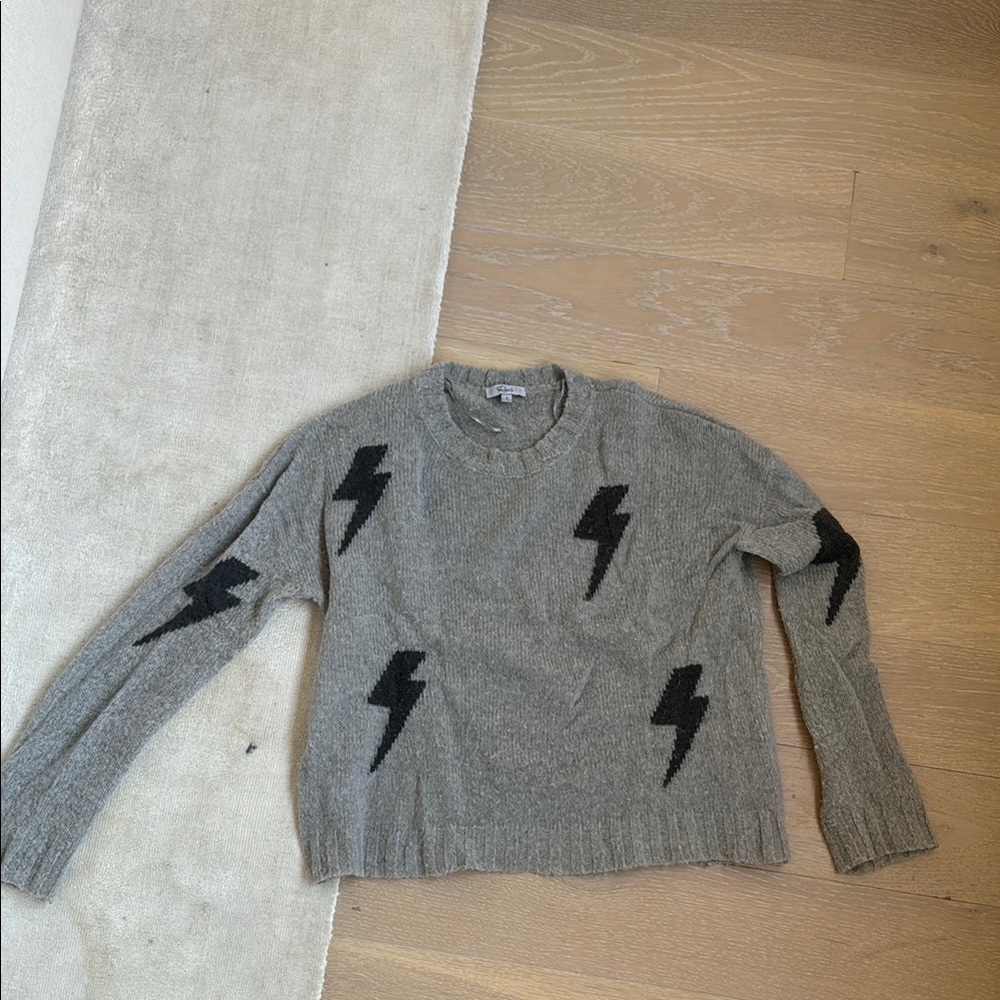 Zara Gray Knit with Black Lightning Design